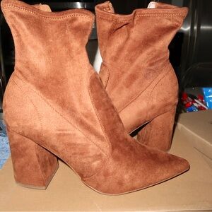 Cognac brown ankle boot heels by Steve Madden size 9